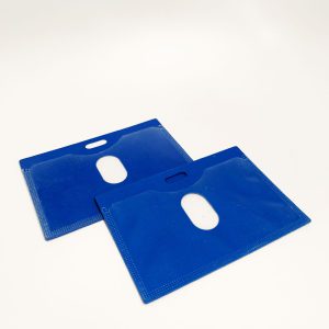 מנשא / מחזיק לתג שם כחול 10X7 ס"מ