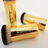 laser-engrave-on-makeup-brush-1.jpg